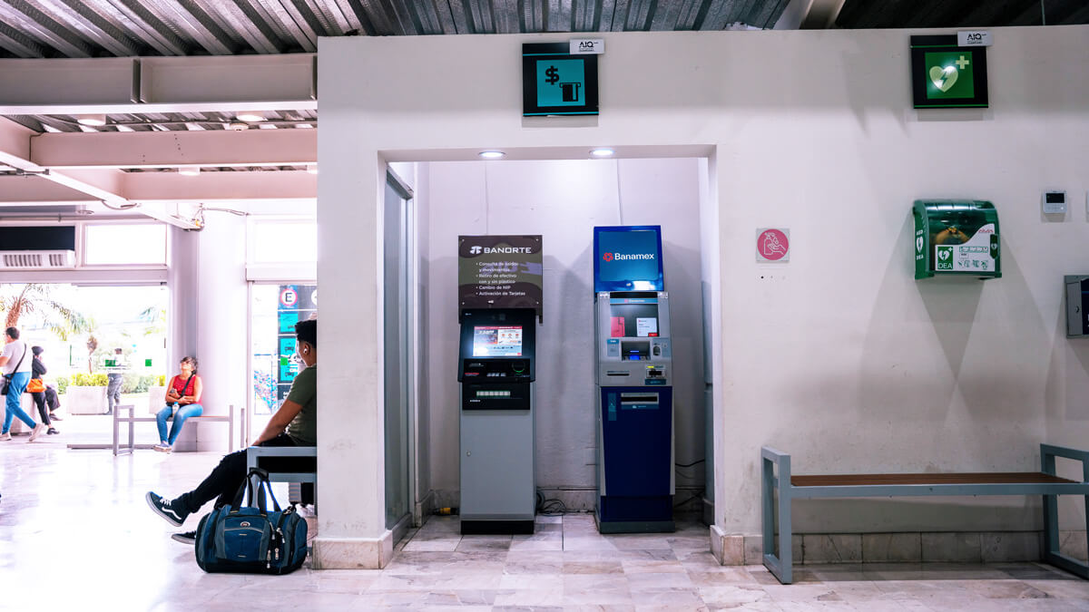 cajeros automáticos bancarios